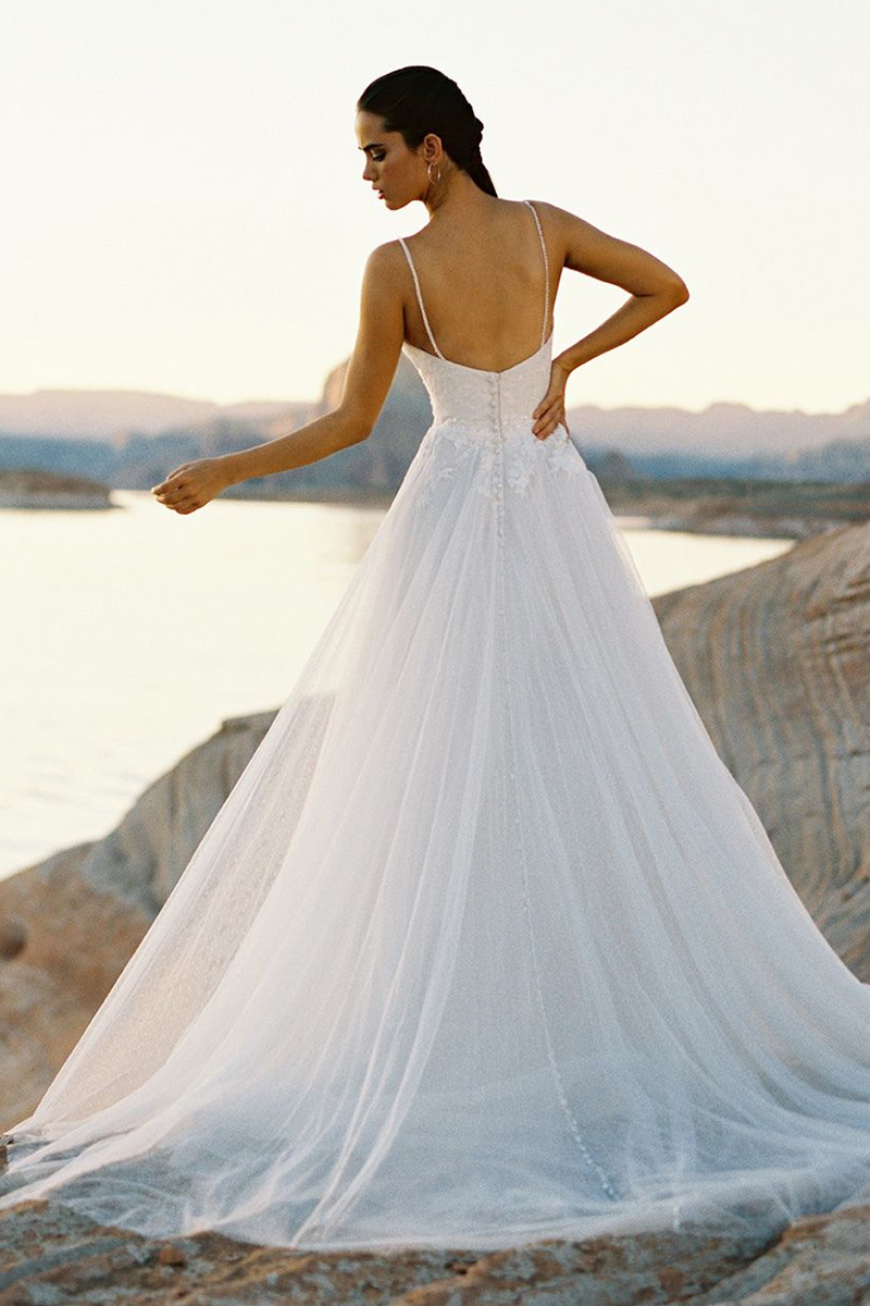 Charlotte Flowing Tulle Skirt Wedding Dress F191