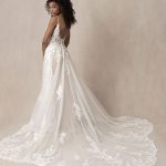 9866 Wedding Dress