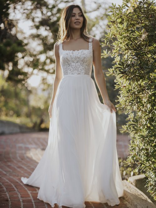 R3655 Allure Romance Chantilly lace Wedding Dress